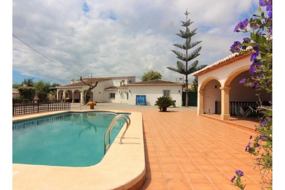 Villa in Javea(Valls) te koop, woonoppervlakte 361 m², Airconditioning, grondstuk 1561 m², 5 slapkamer, 3 badkamer, ref.: BP-4004JAV-1