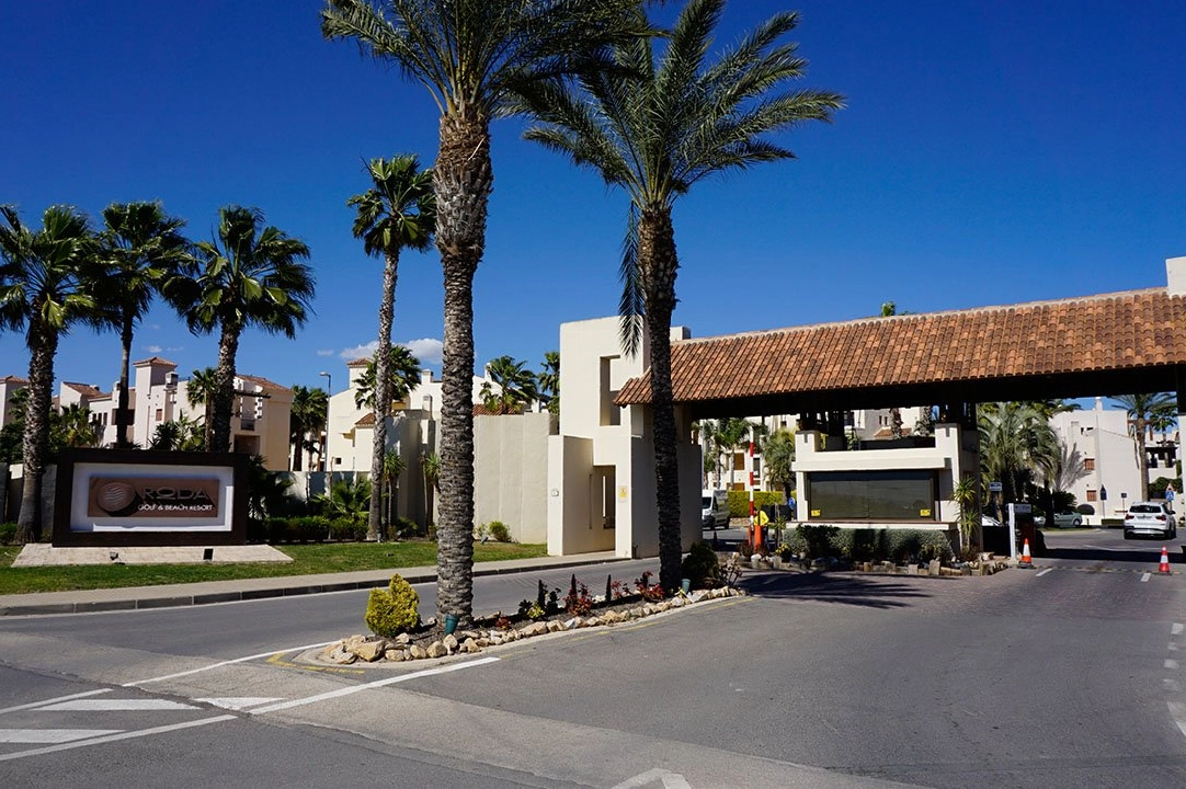Villa in Los Alcazares te koop, woonoppervlakte 166 m², Staat Eerste bewoning, grondstuk 180 m², 3 slapkamer, 2 badkamer, Zwembad, ref.: HA-LAN-330-E01-6