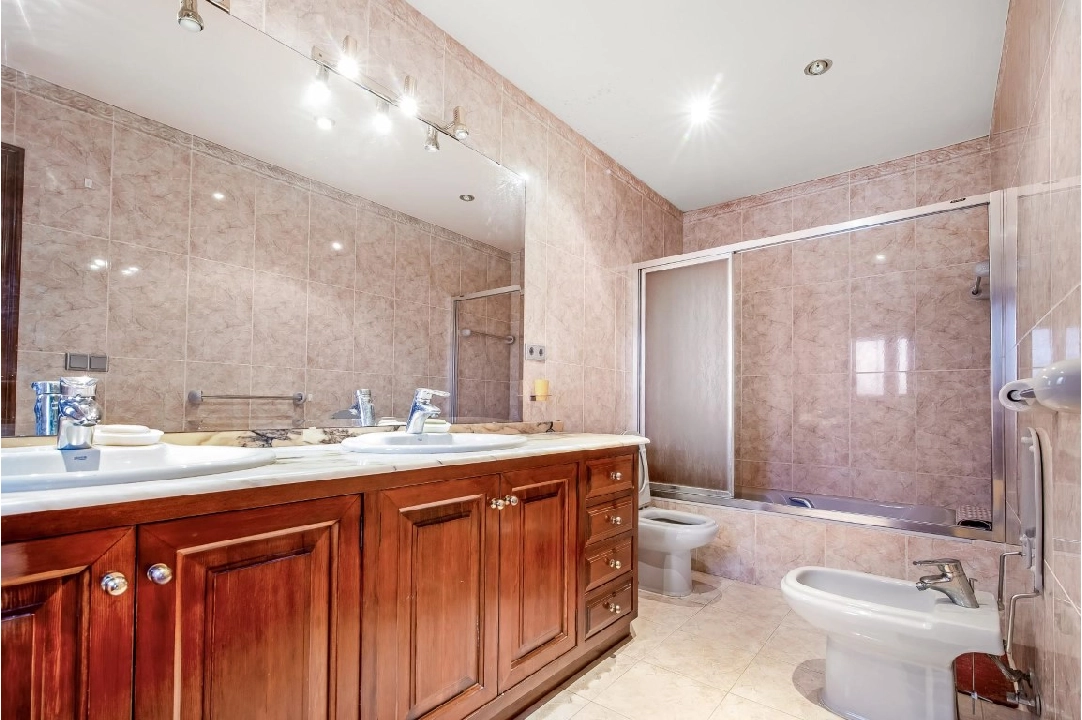 Villa in Benissa(Montemar) te koop, woonoppervlakte 529 m², Airconditioning, grondstuk 2525 m², 4 slapkamer, 3 badkamer, ref.: BP-6441BEN-10