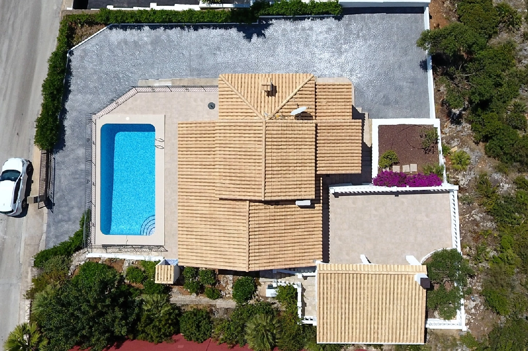 Villa in Adsubia te koop, woonoppervlakte 136 m², Bouwjaar 2002, Airconditioning, grondstuk 580 m², 4 slapkamer, 2 badkamer, Zwembad, ref.: AS-1423-27