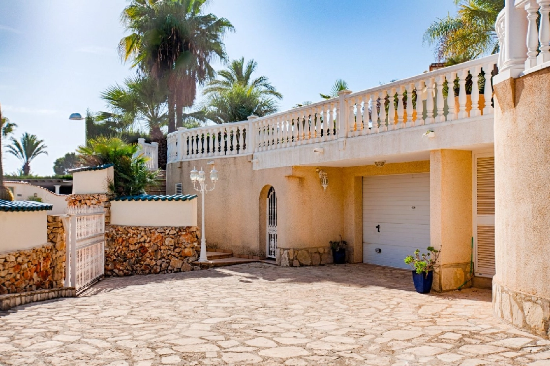 Villa in Benissa(El Magraner) te koop, woonoppervlakte 310 m², Airconditioning, grondstuk 1000 m², 4 slapkamer, 3 badkamer, Zwembad, ref.: AM-11829DA-3700-19