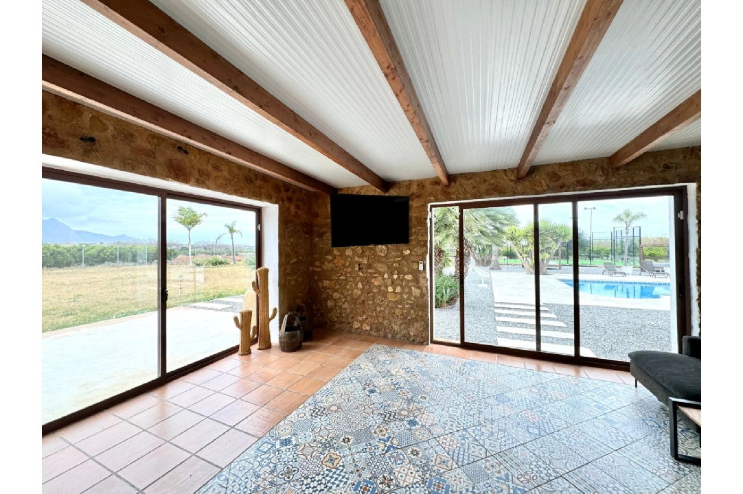 Villa in Pedreguer te koop, woonoppervlakte 250 m², Airconditioning, grondstuk 15000 m², 5 slapkamer, 2 badkamer, Zwembad, ref.: VI-CHA362-12