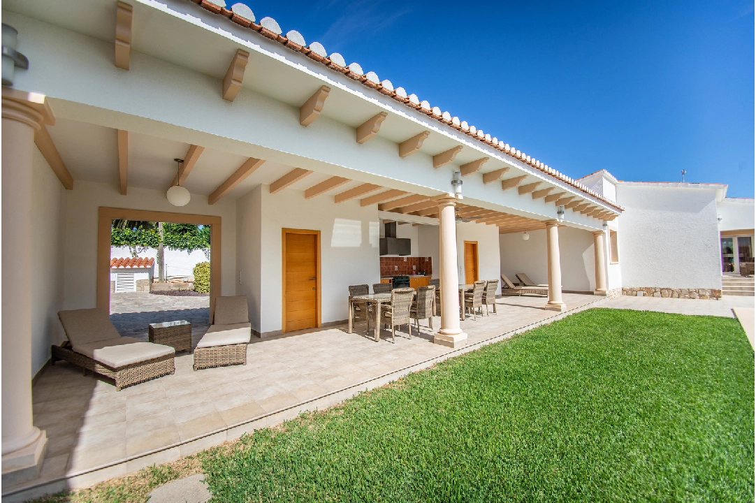 Villa in Denia(Torrecarrals) te koop, woonoppervlakte 290 m², Staat als nieuw, + Centrale verwarming, Airconditioning, grondstuk 3741 m², 5 slapkamer, 4 badkamer, Zwembad, ref.: SC-L0916-7